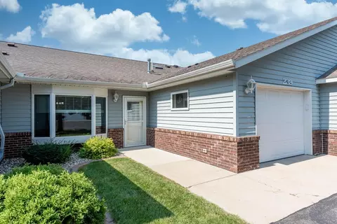239 Heather Ln, Mankato, MN 56001