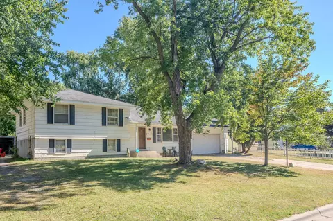 7616 Perry Ave N, Brooklyn Park, MN 55443