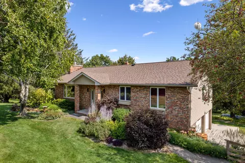 22505 Betty Jane Dr, Winona, MN 55987