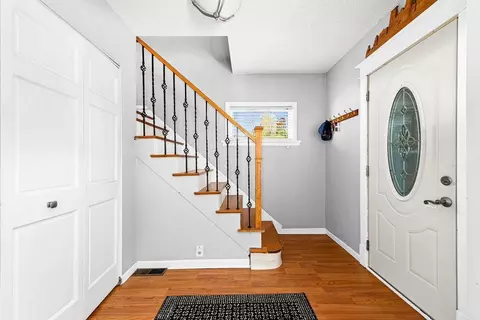 Entry Way - 2211 W 11th St, Duluth, MN 55806 photo 1 of 3
