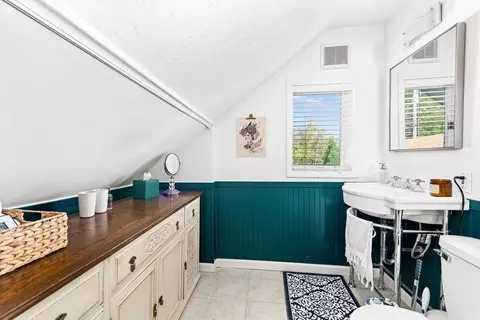 Bath - 2211 W 11th St, Duluth, MN 55806 photo 2 of 3