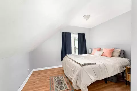Bedroom - 2211 W 11th St, Duluth, MN 55806 photo 1 of 2