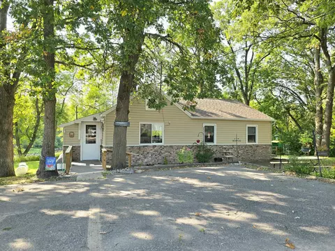 Exterior - 39 Front St, Littlefork, MN 56653 photo 4 of 7