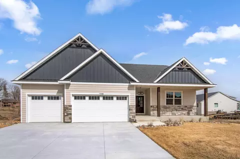 1948 Woods Pt, Waconia, MN 55387