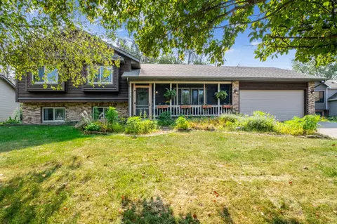 1030 Lantern Ln, Lino Lakes, MN 55014
