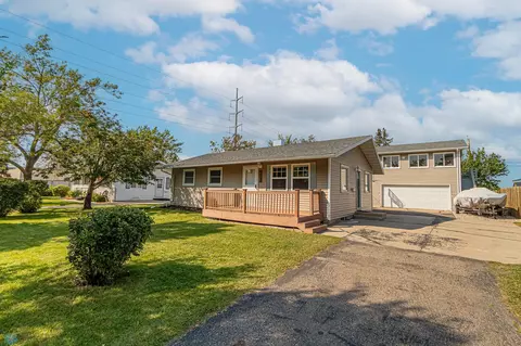 408 3rd Ave E, West Fargo, ND 58078
