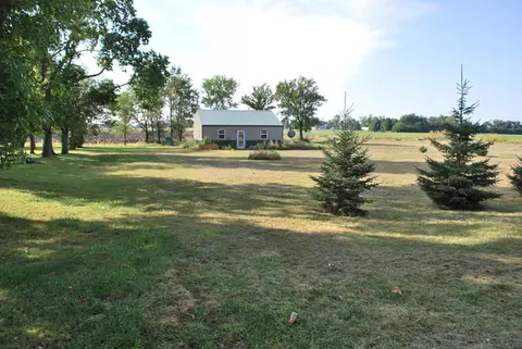 515 W Main St, Ceylon, MN 56121 photo 2