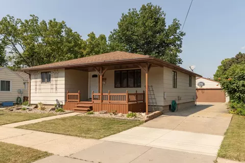 1406 10th Ave NW, Austin, MN 55912