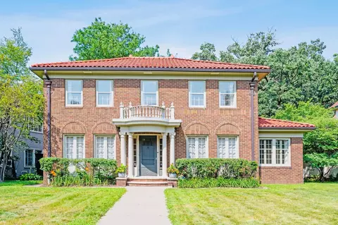 48 Mississippi River Blvd N, Saint Paul, MN 55104