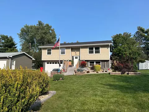 325 6th St NW, Plainview, MN 55964