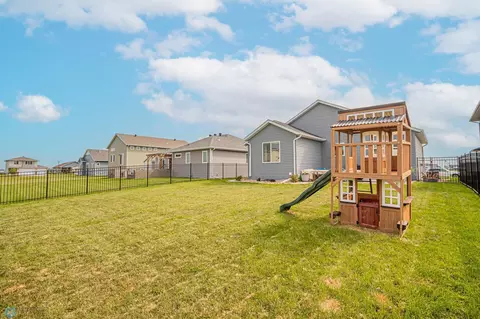 303 6th St E, Horace, ND 58047 photo 36