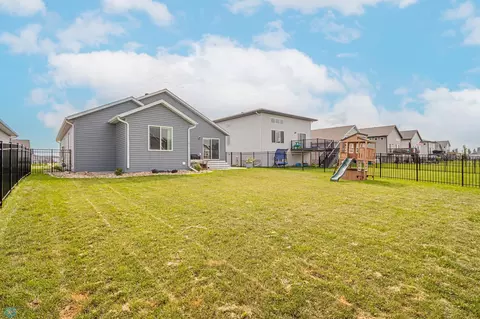 303 6th St E, Horace, ND 58047 photo 35