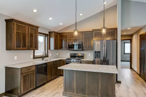 722 165th St, Hammond, WI 54015
