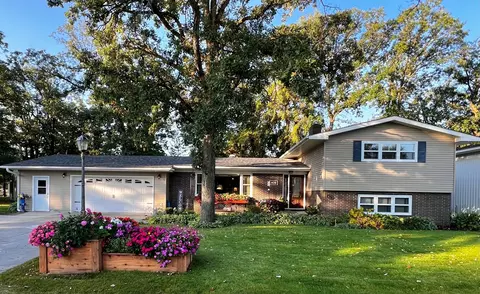 1426 Birch Lane Dr, Thief River Falls, MN 56701