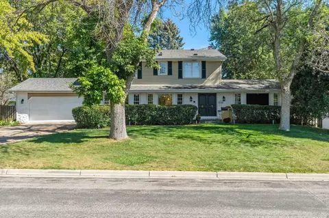 1649 Westwood Hills Dr, Saint Louis Park, MN 55426