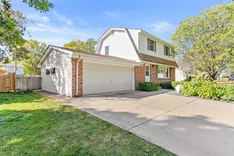 1932 Lakeaires Blvd, White Bear Lake, MN 55110