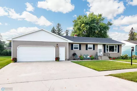 357 3rd St E, Halstad, MN 56548