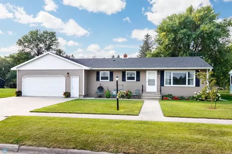 357 3rd St E, Halstad, MN 56548 photo 2