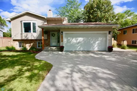1016 Western Rd, Wahpeton, ND 58075