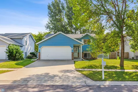 3446 19th St S, Fargo, ND 58104