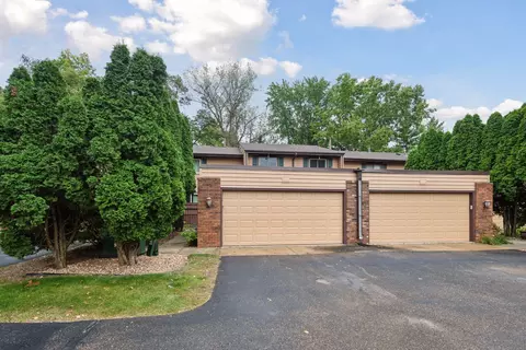 4753 Spring Cir, Minnetonka, MN 55345