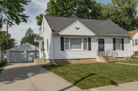 923 16th Ave NE, Rochester, MN 55906