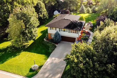 310 Union Terrace Ln N, Plymouth, MN 55441