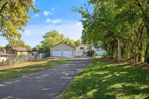 2478 Hamline Ave N, Roseville, MN 55113