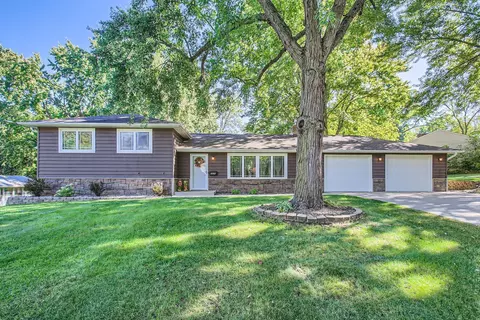3625 Woody Ln, Minnetonka, MN 55305