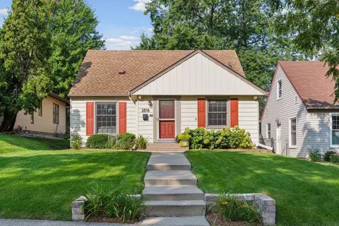 2816 Edgewood Ave S, Saint Louis Park, MN 55426