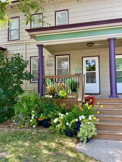 806 8th St N #3, Fargo, ND 58102