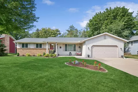 14469 Genesee Ave, Apple Valley, MN 55124