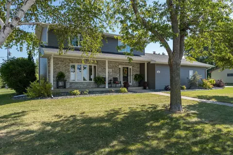 1018 10th St, Gaylord, MN 55334