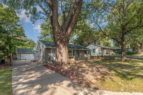 1013 Rhode Island Ave N, Minneapolis, MN 55427