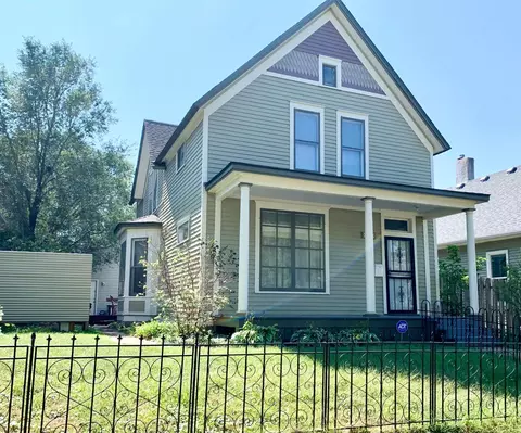 898 Selby Ave, Saint Paul, MN 55104