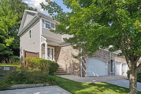 17810 Valley Cove Ct, Wayzata, MN 55391