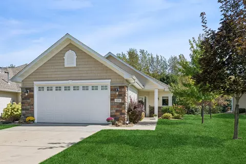 934 Briarwood Dr, Red Wing, MN 55066