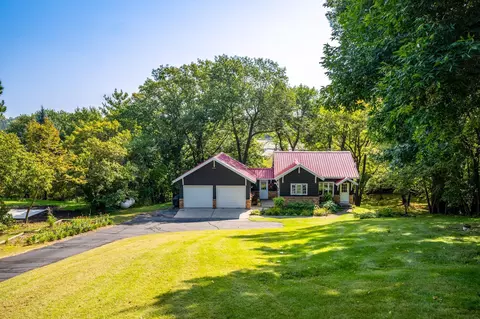 20565 121st St NE, New London, MN 56273