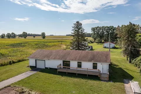 57261 220th St, Austin, MN 55912