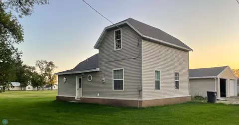 205 Mooreton Ave N, Mooreton, ND 58061