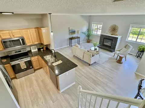 17595 Hackberry Ct, Eden Prairie, MN 55347
