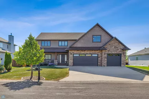 551 11th Ave N, Moorhead, MN 56560