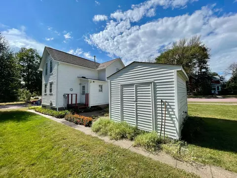 302 E Sanborn St, Springfield, MN 56087 photo 3