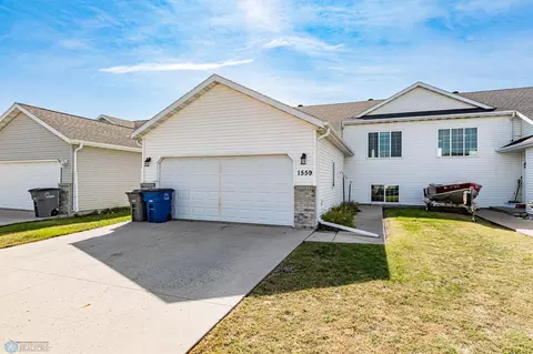 1559 34th Ave S, Moorhead, MN 56560