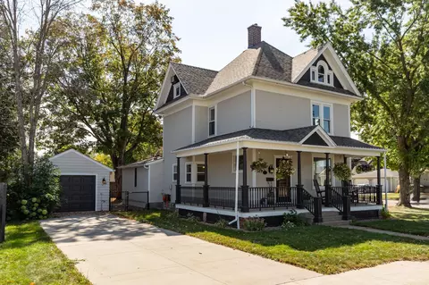 519 W Lyon Ave, Lake City, MN 55041