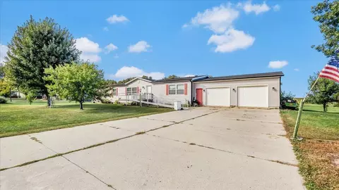 932 Mcdermott Ave, Kandiyohi, MN 56251