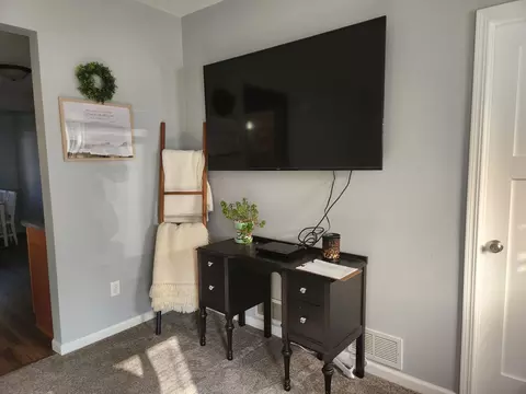 705 E Main St, Marshall, MN 56258 photo 5