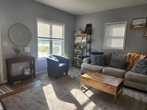 705 E Main St, Marshall, MN 56258 photo 3
