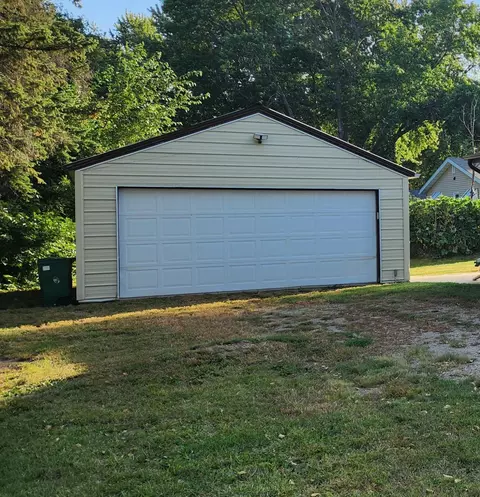 705 E Main St, Marshall, MN 56258 photo 12