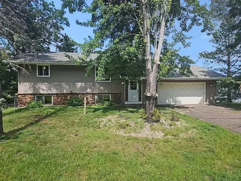8207 Fawn Lake Dr NE, Stacy, MN 55079